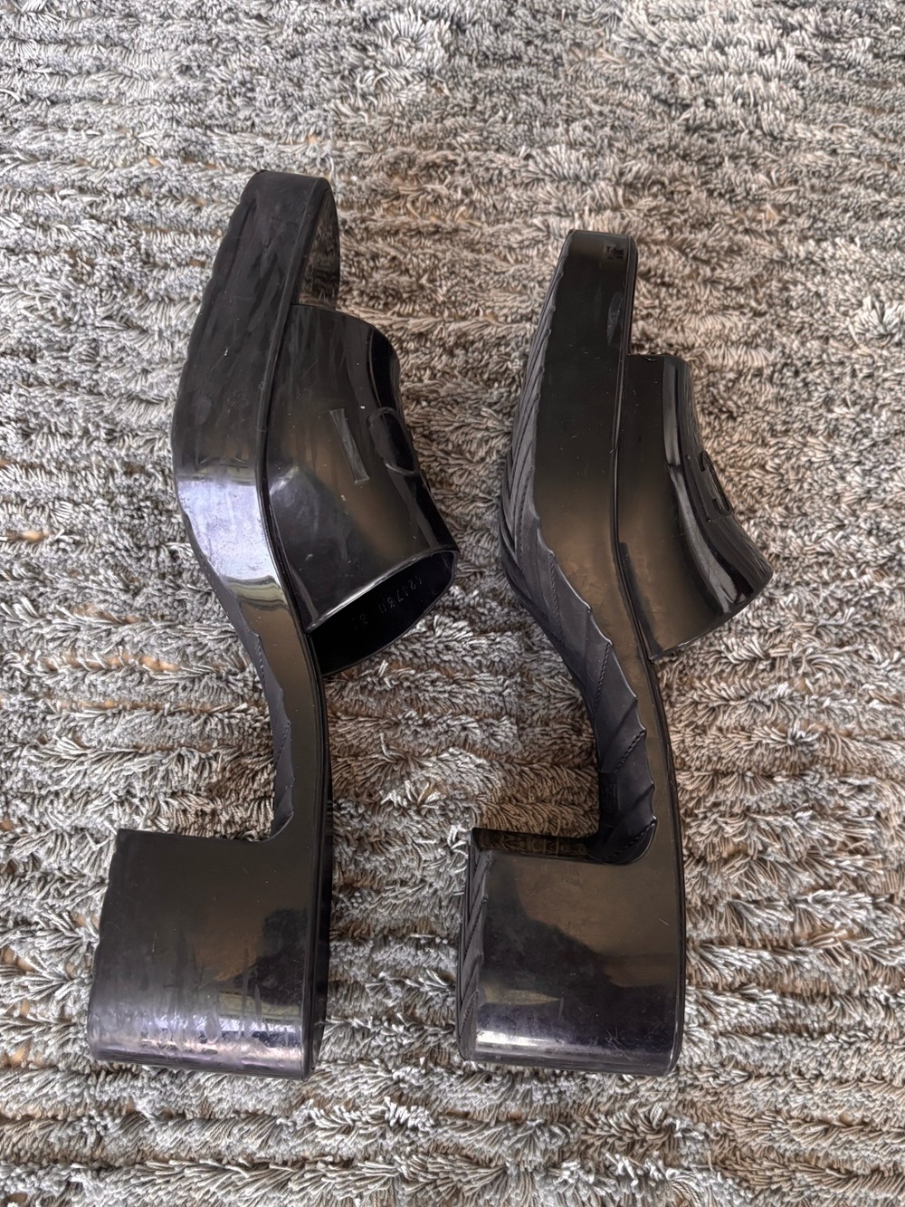 Gucci Black Patent Slide Sandals - Picture 3 of 8